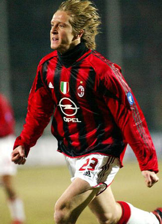 当前最受欢迎的竞技游戏类型分析