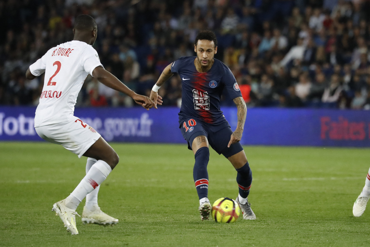 王岚嵚23+5莫兰德14+21 辽宁击败江苏取三连胜