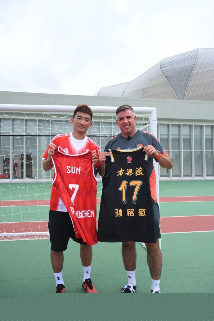 嚯，是哪家团队花3年制作了款二次元塔防？