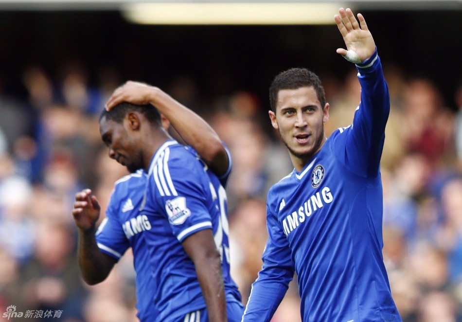 琼斯12投砍34分难阻失利！只因火箭三核均砍20+，小贾关键5分救赎